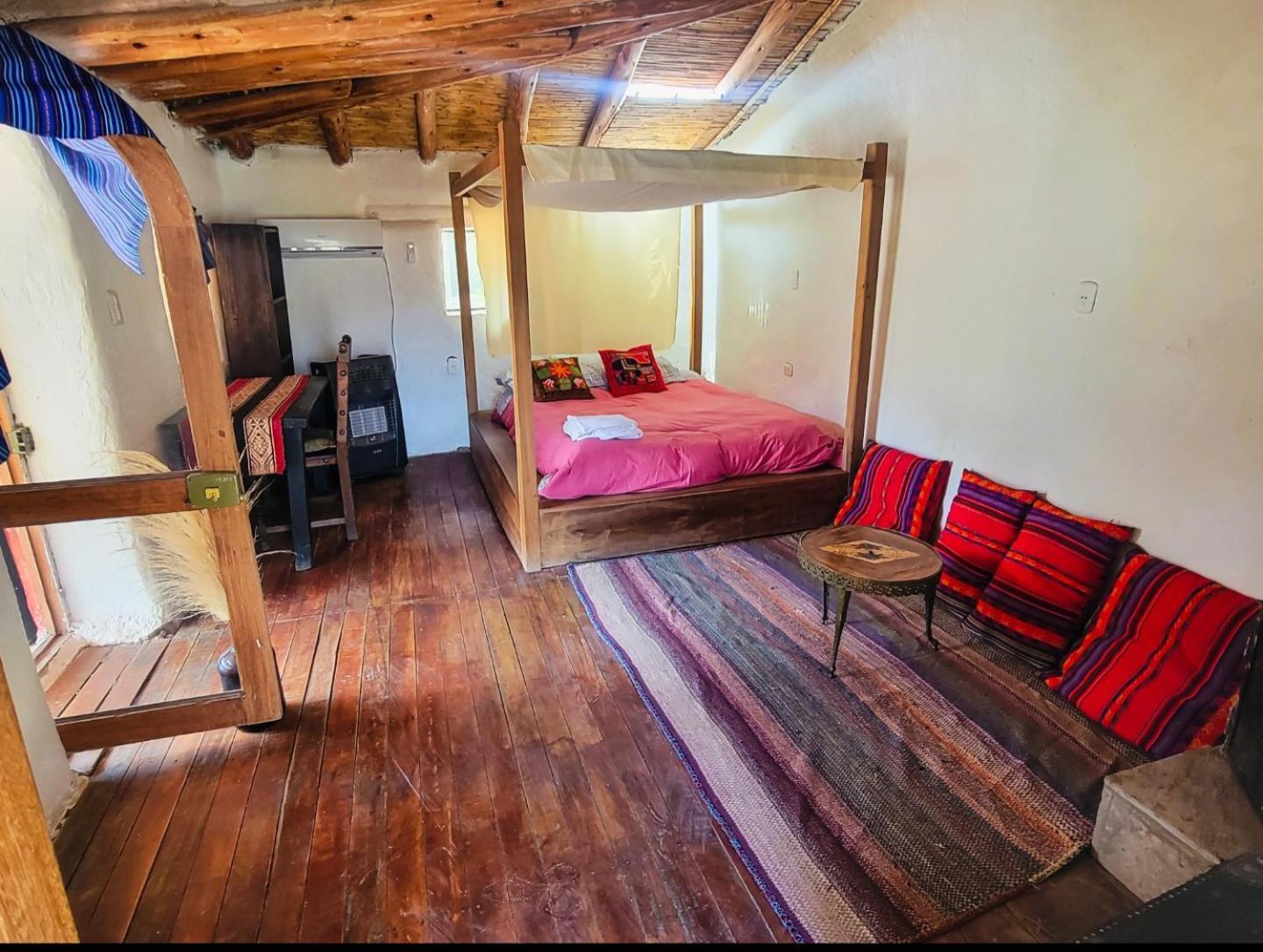 Wolf Totem Steam Punk Guesthouse Pisac Phòng bức ảnh