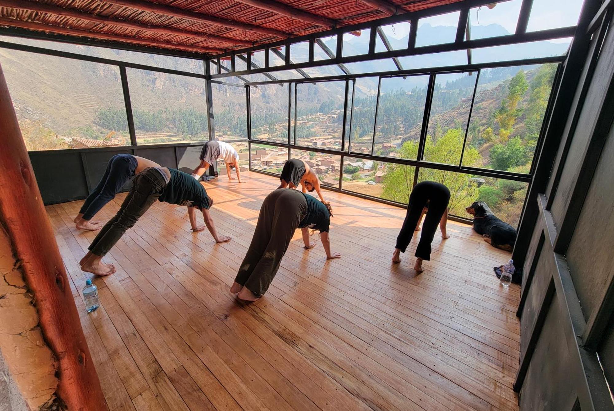 Wolf Totem Steam Punk Guesthouse Pisac Ngoại thất bức ảnh