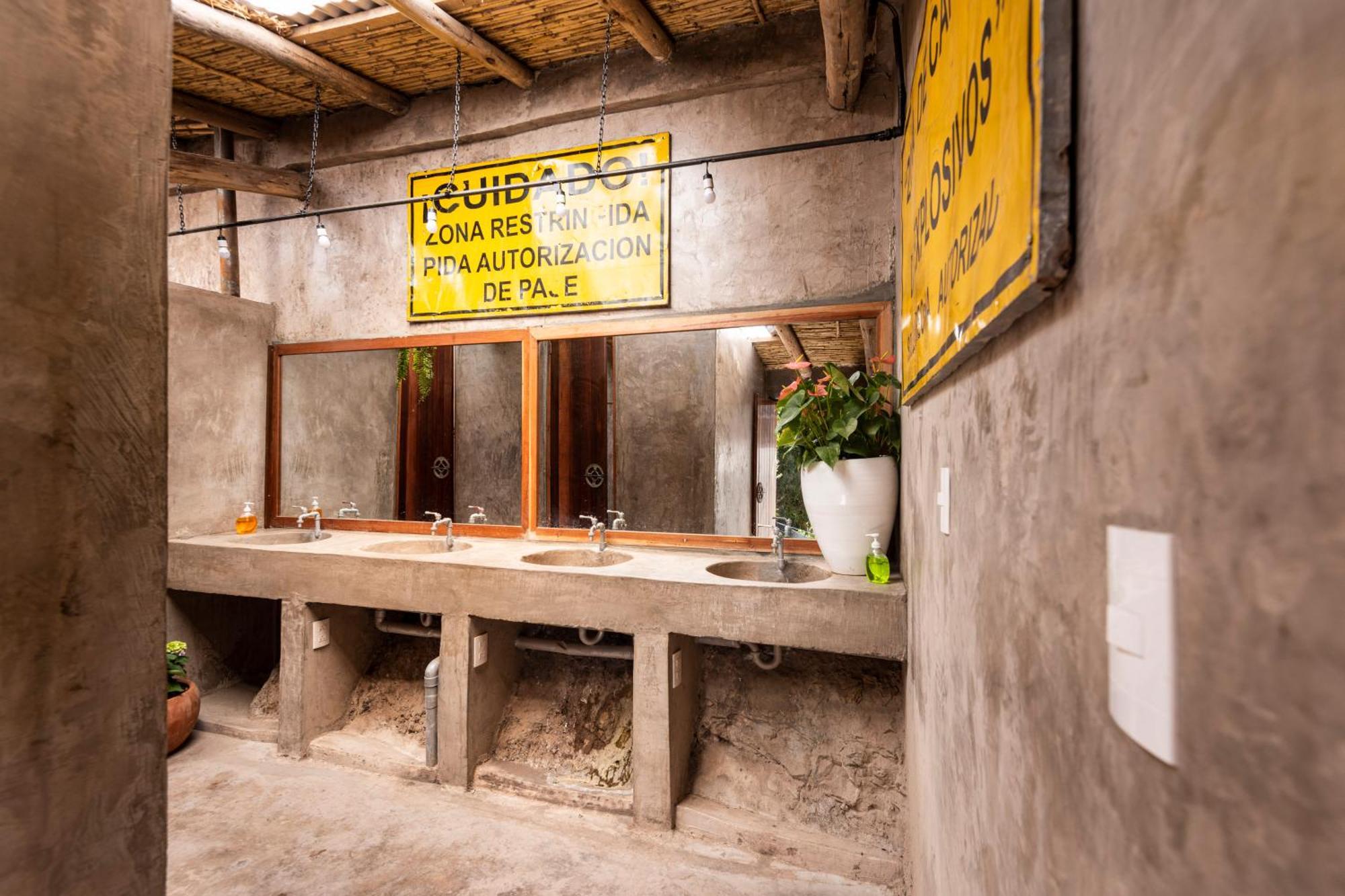 Wolf Totem Steam Punk Guesthouse Pisac Ngoại thất bức ảnh